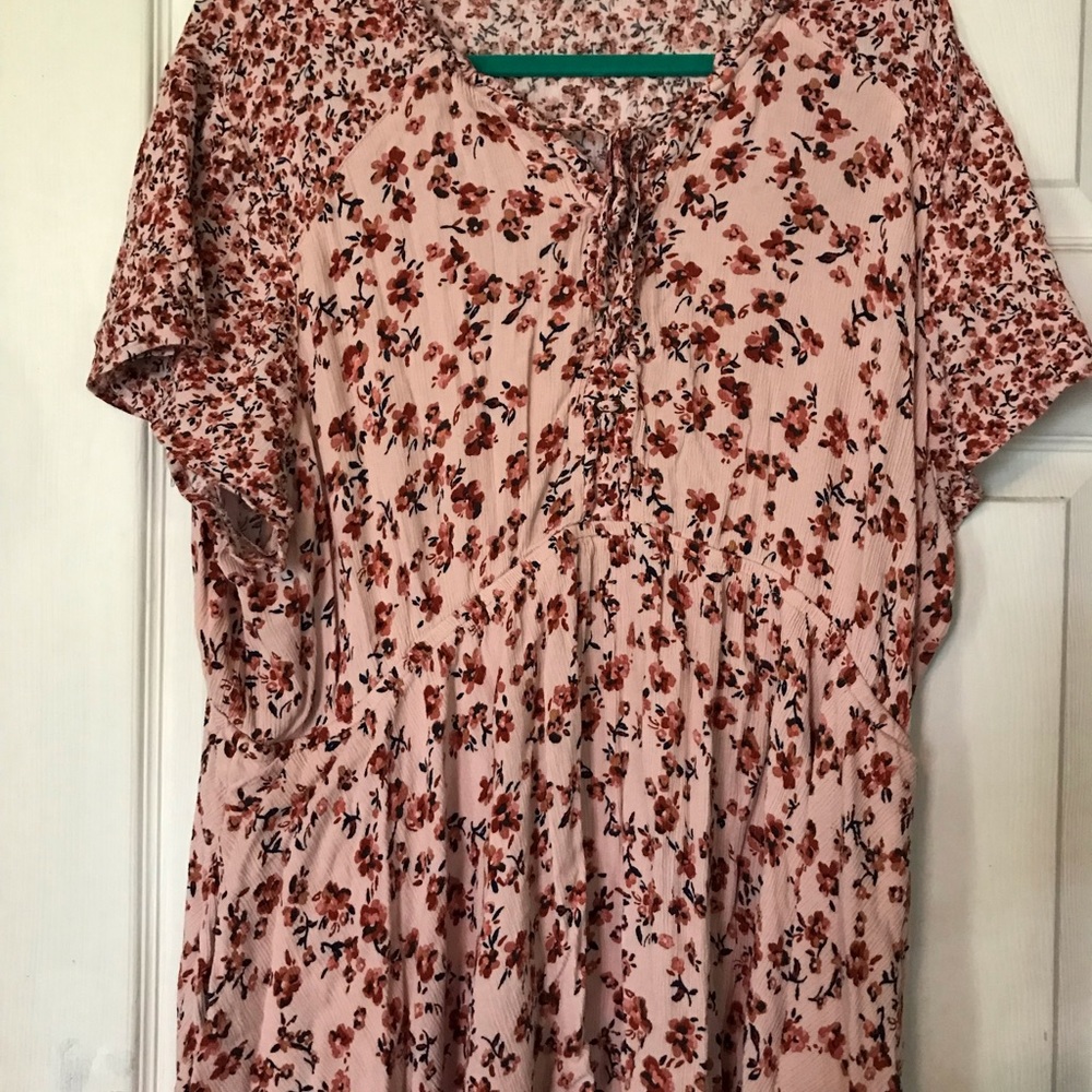 Floral flowy top